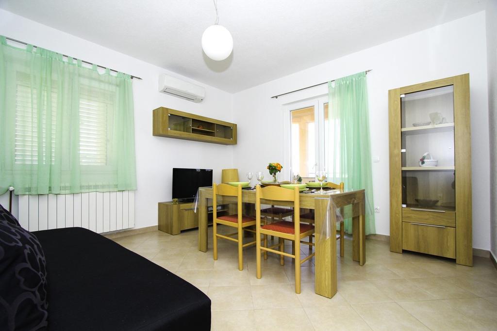 Apartments Zlatka Τρογκίρ Δωμάτιο φωτογραφία